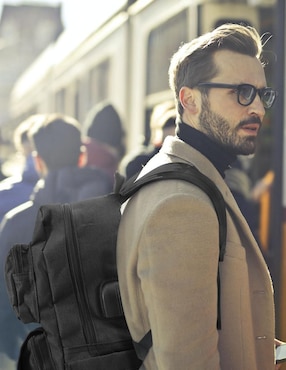 Mochila con portalaptop Idea Nuova impermeable unisex