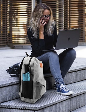 Mochila con portalaptop Idea Nuova impermeable unisex
