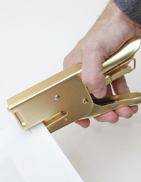 Engrapadora manual Kikkerland grapas 26/6