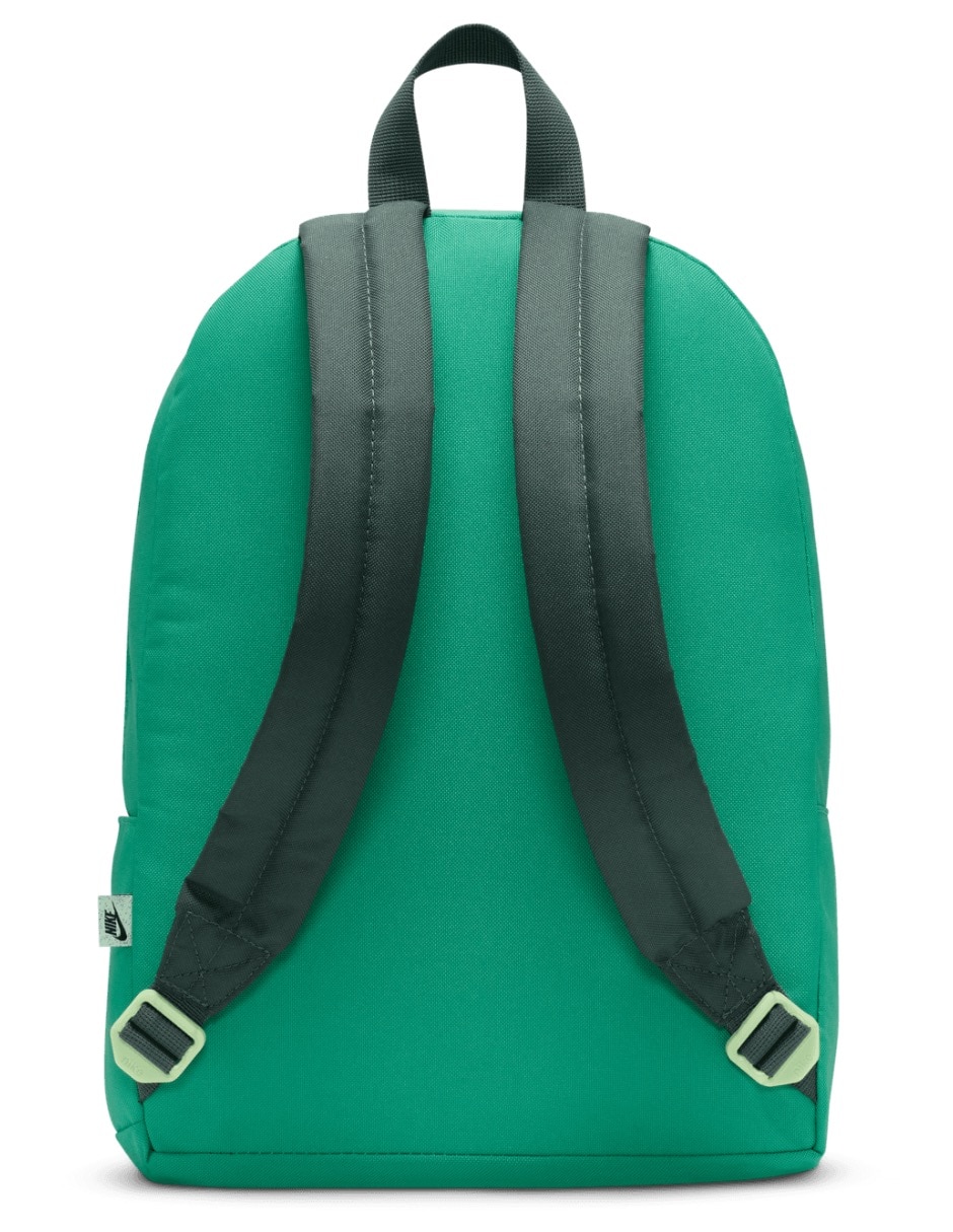 Mochila deportiva para niño 9