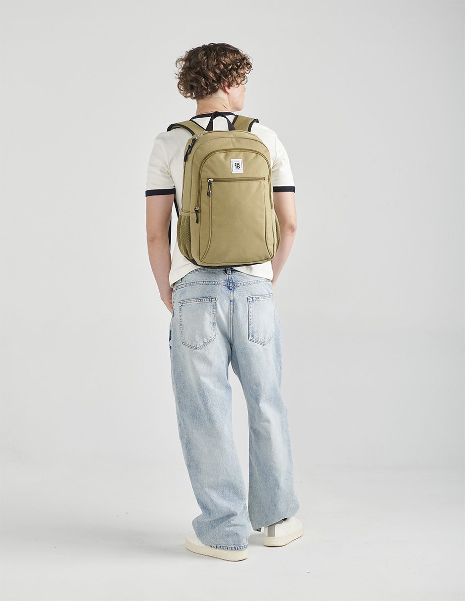 Mochila escolar Wynn para niño 7