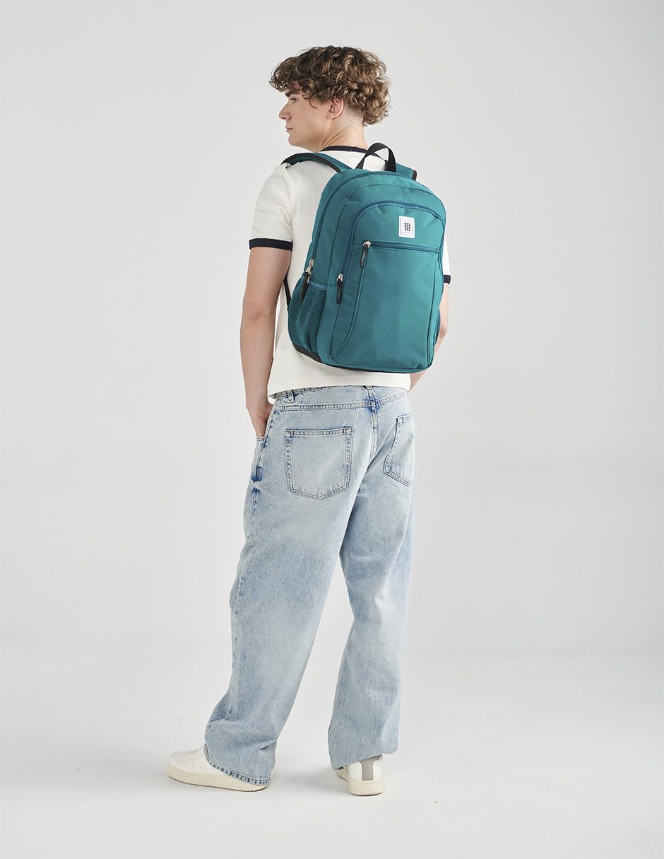 Mochila escolar Wynn para niño 8